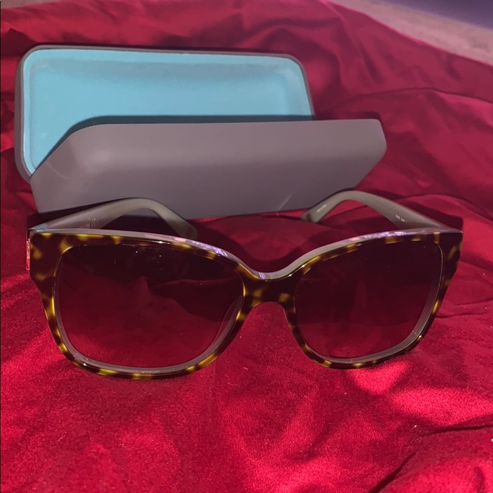Liz Claiborne tortoiseshell women’s sunglasses
